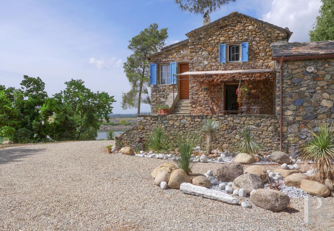 demeures et maisons a vendre france corse   - 1